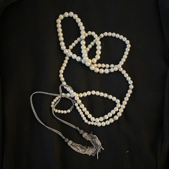 Stella & Dot Classic White Pearl Necklace - Picture 3 of 11